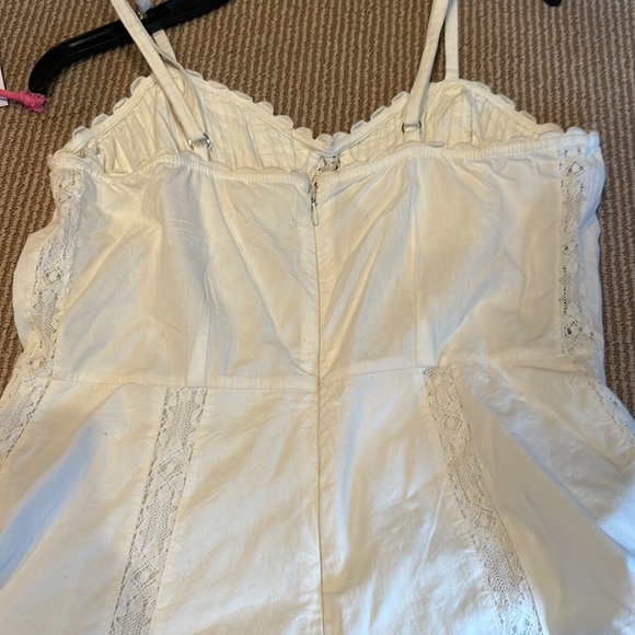 NWOT UO juliette lace inset romper size medium - Picture 7 of 11